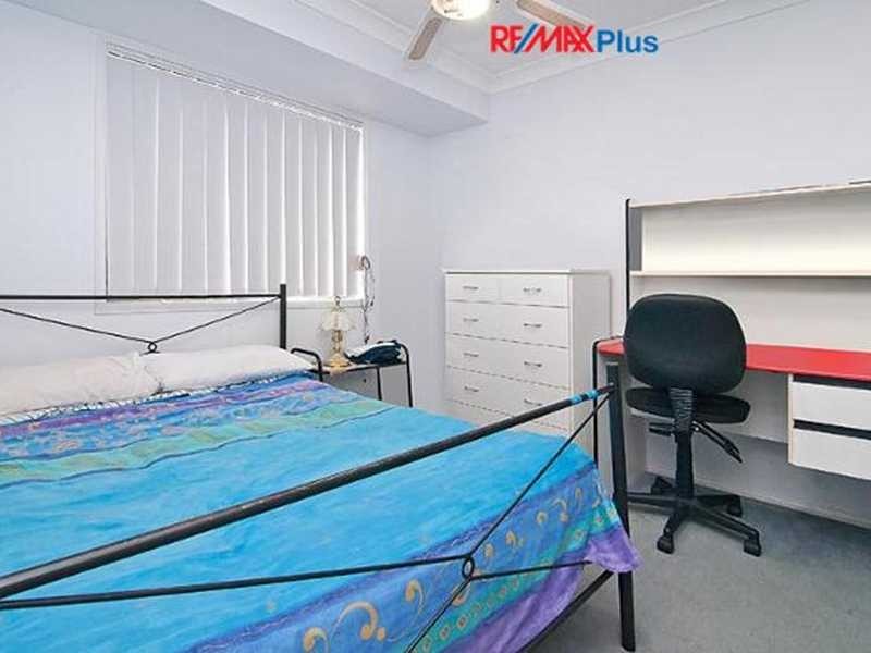 10 Lake Breeze Drive, Loganholme QLD 4129