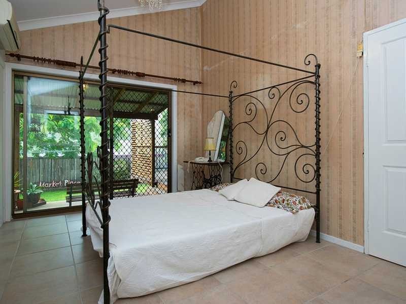 12 Onak Crescent, Springwood QLD 4127