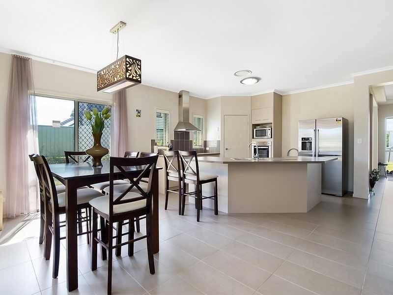 18 Dennis Vale Drive, Daisy Hill QLD 4127