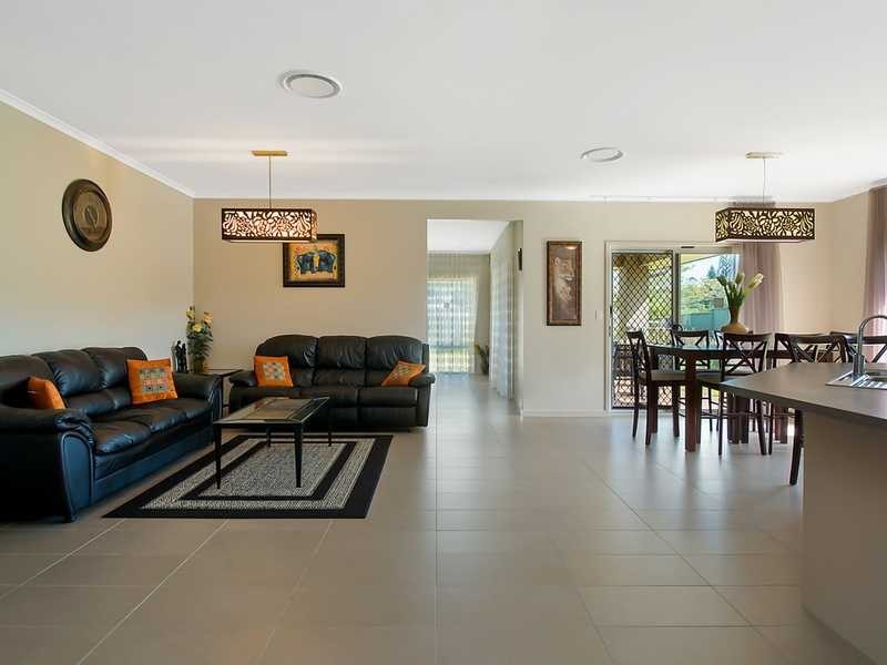 18 Dennis Vale Drive, Daisy Hill QLD 4127