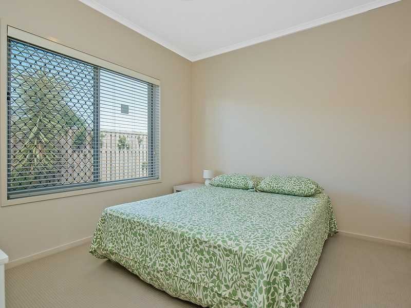 18 Dennis Vale Drive, Daisy Hill QLD 4127