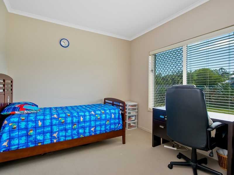 18 Dennis Vale Drive, Daisy Hill QLD 4127