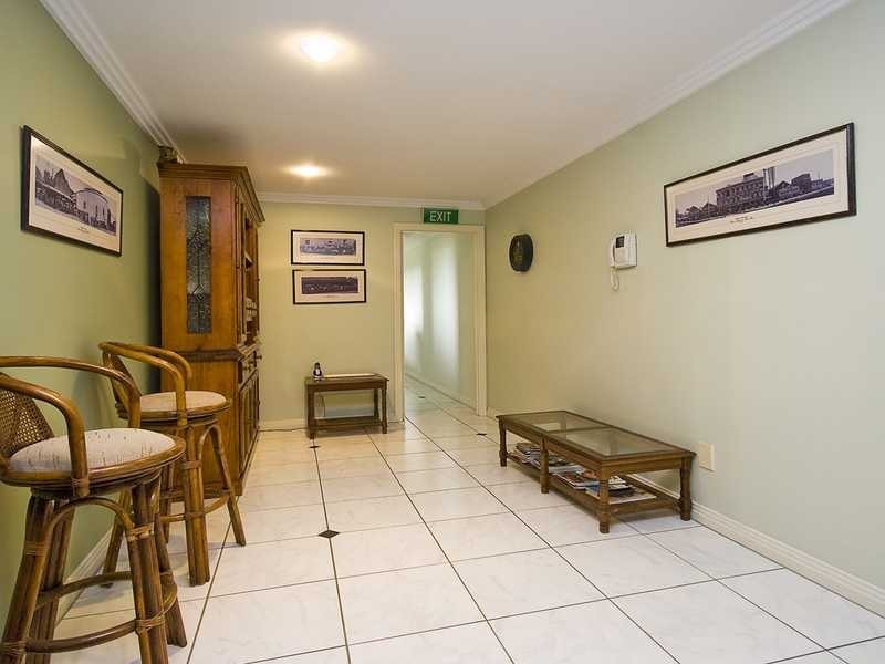 277 Springwood Road, Springwood QLD 4127