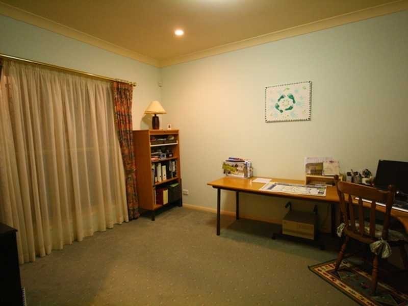 24 Chay Street, Shailer Park QLD 4128