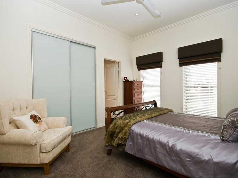 2/106 Dennis Road, Springwood QLD 4127