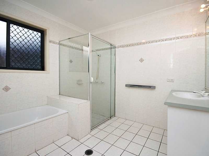 44 Bayview Drive, Tanah Merah QLD 4128