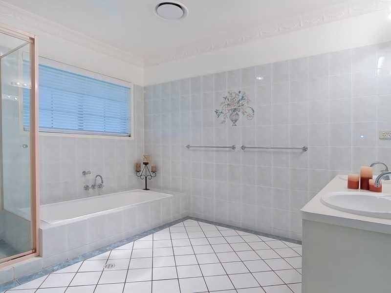 17 Gyles Crt, Cornubia QLD 4130