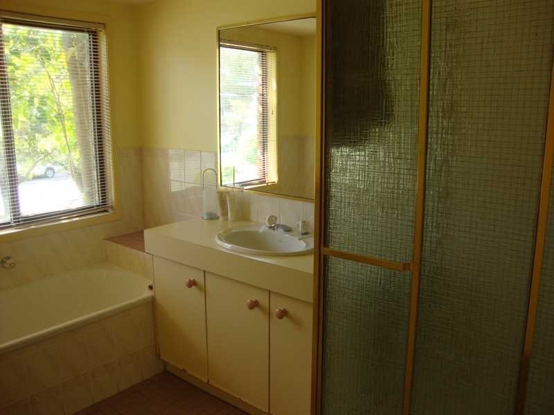 1 Ribwort Court, Shailer Park QLD 4128