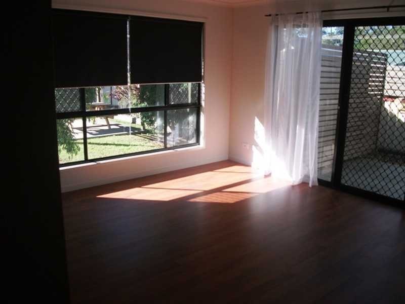 4/62 River Hills Rd, Eagleby QLD 4207