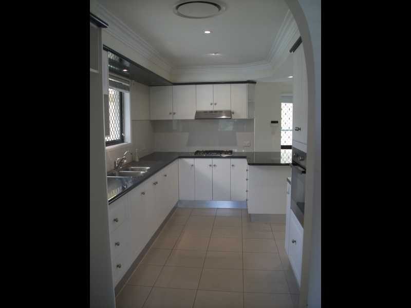 1 Teresa Street, Springwood QLD 4127