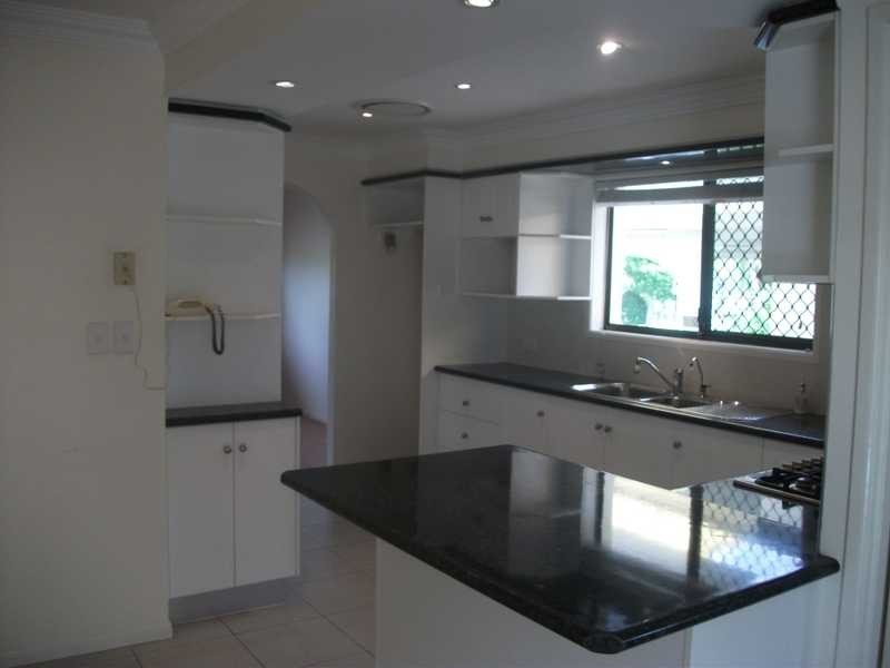 1 Teresa Street, Springwood QLD 4127