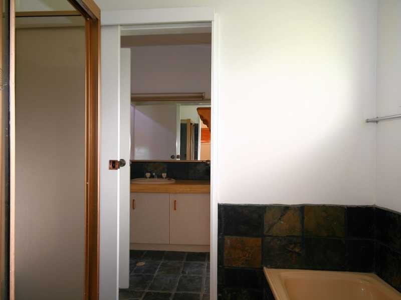 411 Chatswood Road, Shailer Park QLD 4128