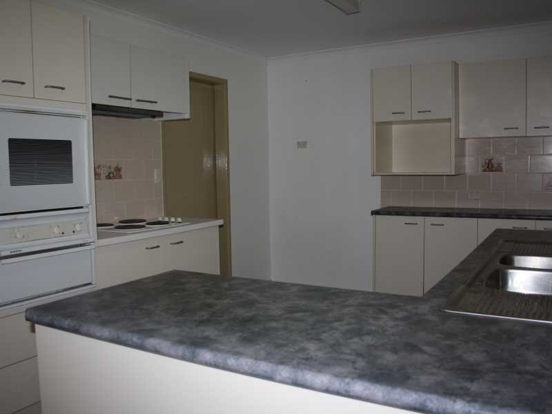 15 Holyoake Drive, Daisy Hill QLD 4127