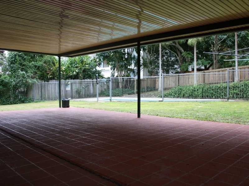 15 Holyoake Drive, Daisy Hill QLD 4127