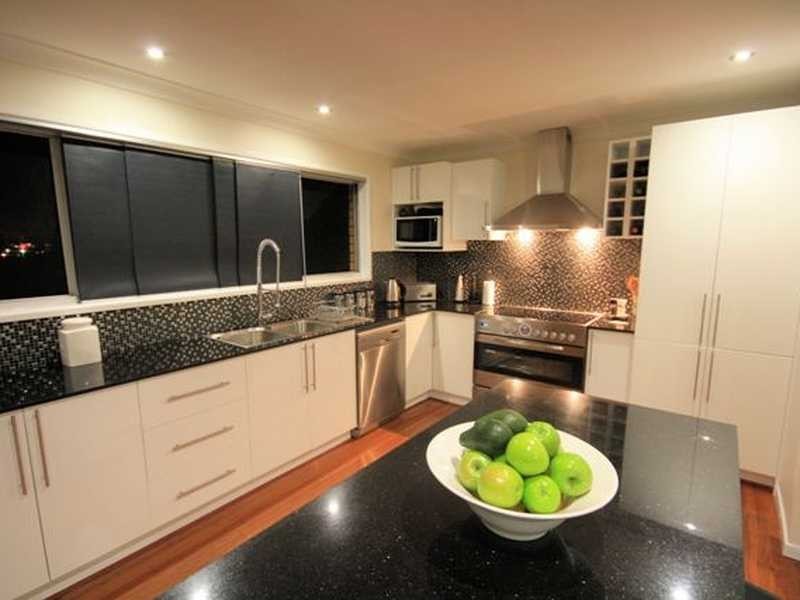 61 Barbaralla Drive, Springwood QLD 4127