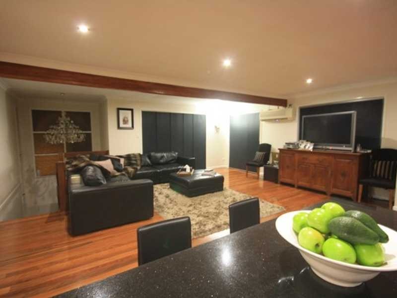 61 Barbaralla Drive, Springwood QLD 4127