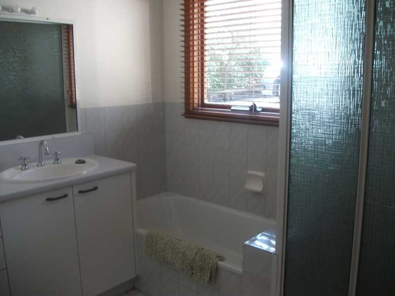 8 Highview  St, Daisy Hill QLD 4127