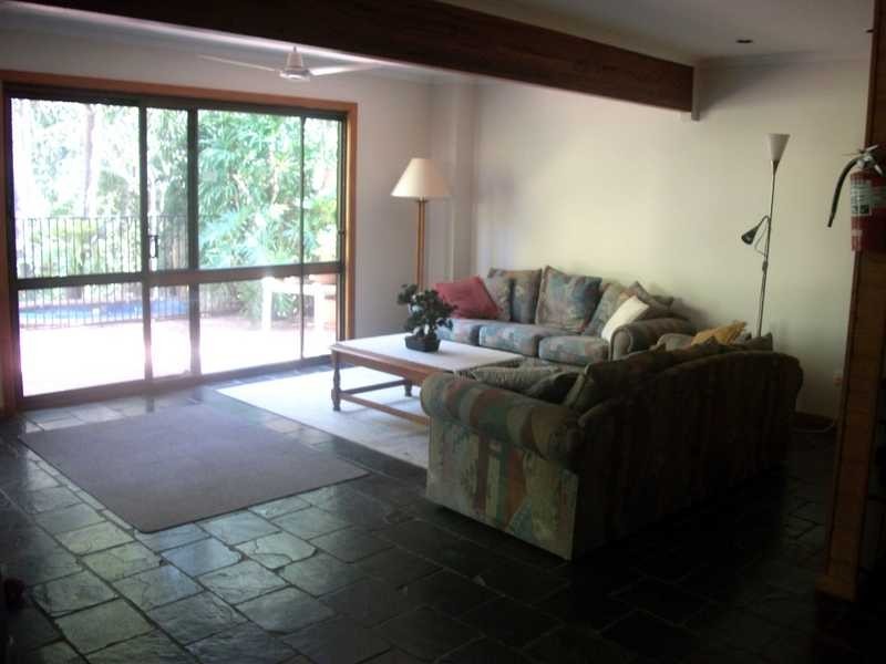 8 Highview  St, Daisy Hill QLD 4127