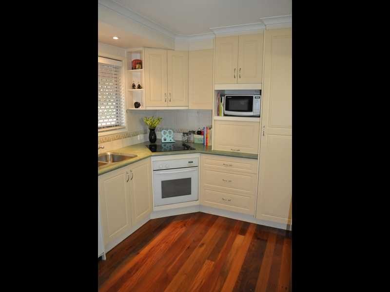 42 Wootton Cresc., Springwood QLD 4127