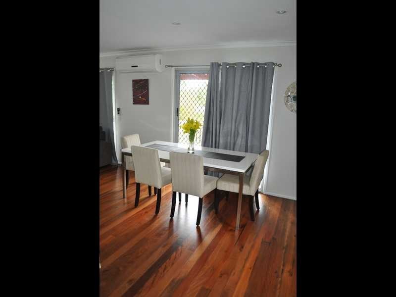 42 Wootton Cresc., Springwood QLD 4127