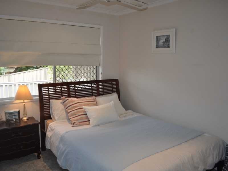 42 Wootton Cresc., Springwood QLD 4127