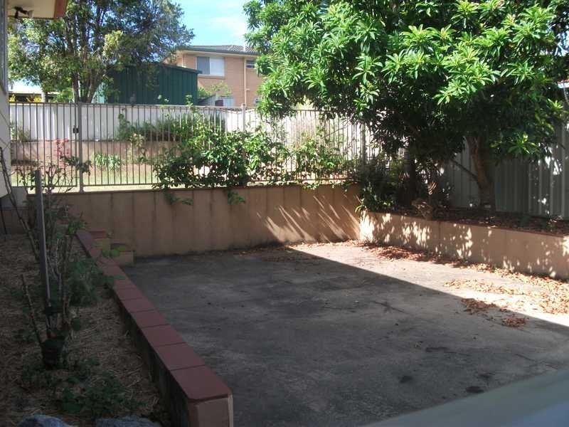 42 Wootton Cresc., Springwood QLD 4127