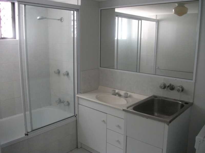 28 167 John Paul Drive, Springwood QLD 4127