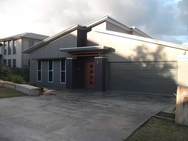 5 Dennis Vale Dve, Daisy Hill QLD 4127