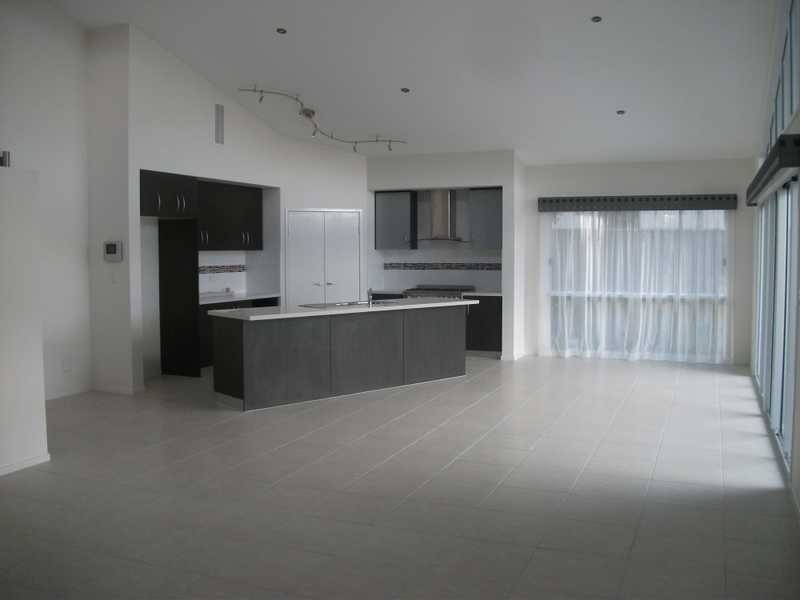 5 Dennis Vale Dve, Daisy Hill QLD 4127