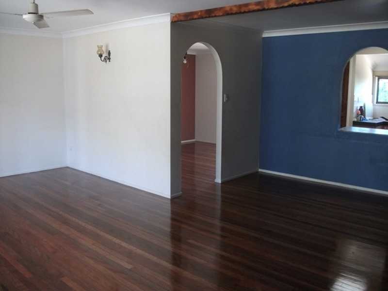 10 Jeanette Ave, Springwood QLD 4127