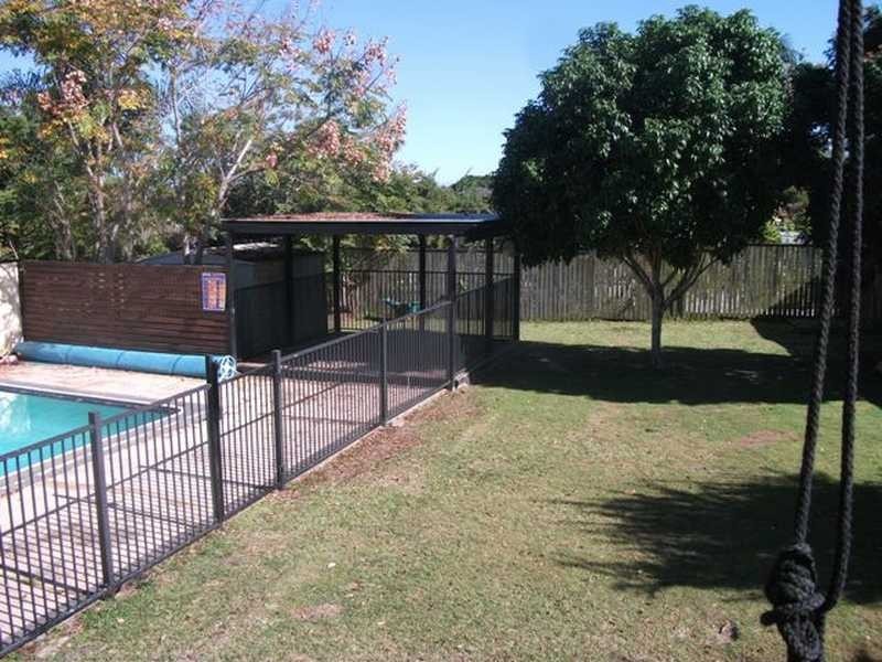 10 Jeanette Ave, Springwood QLD 4127