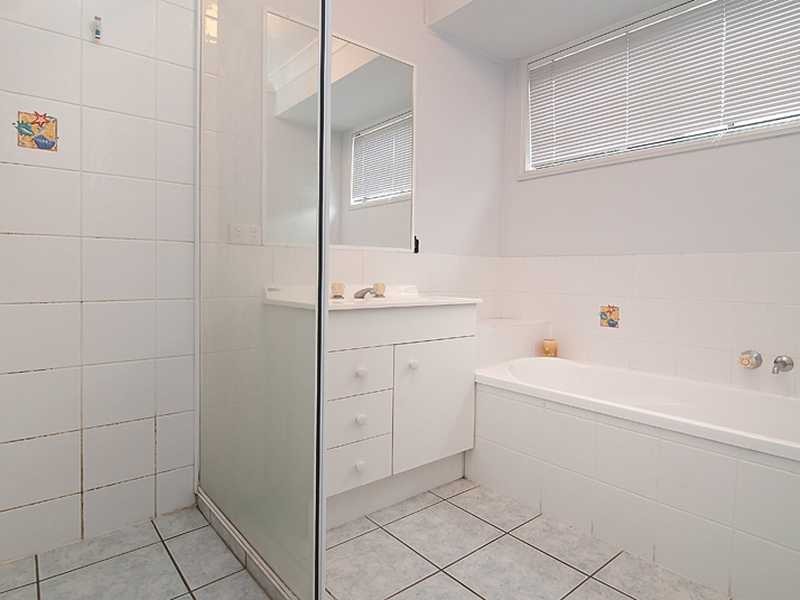 10 Lakebreeze Drive, Loganholme QLD 4129