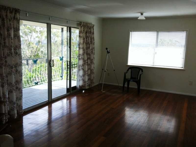 8 Cynthia Crescent, Springwood QLD 4127