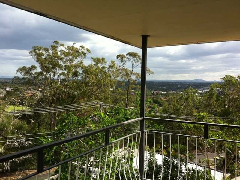 8 Cynthia Crescent, Springwood QLD 4127