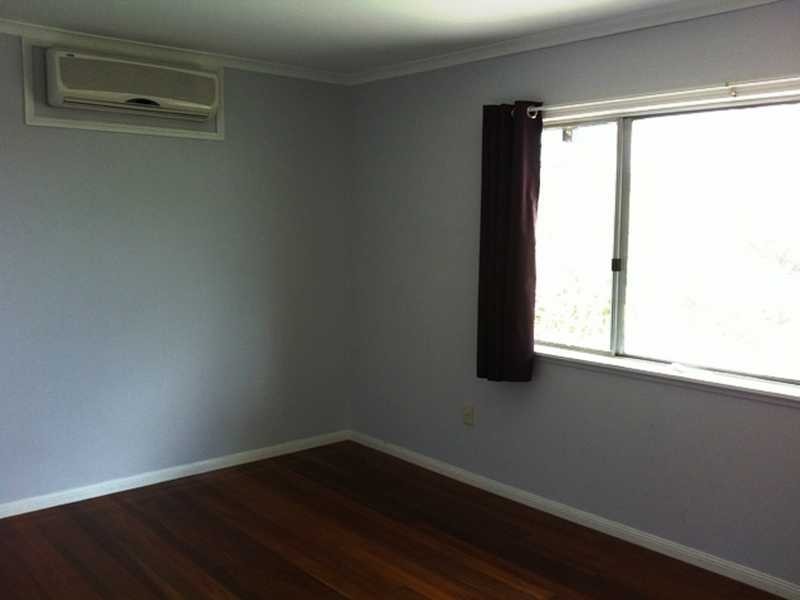 8 Cynthia Crescent, Springwood QLD 4127