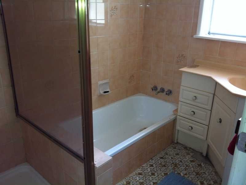 8 Cynthia Crescent, Springwood QLD 4127