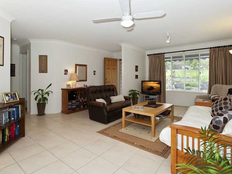 16 Holyn Close, Woombye QLD 4559