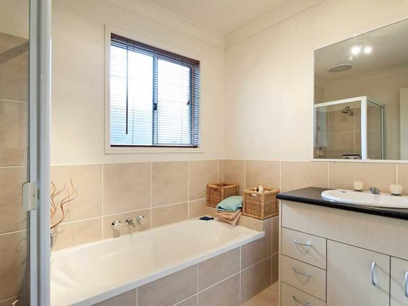 16 Holyn Close, Woombye QLD 4559