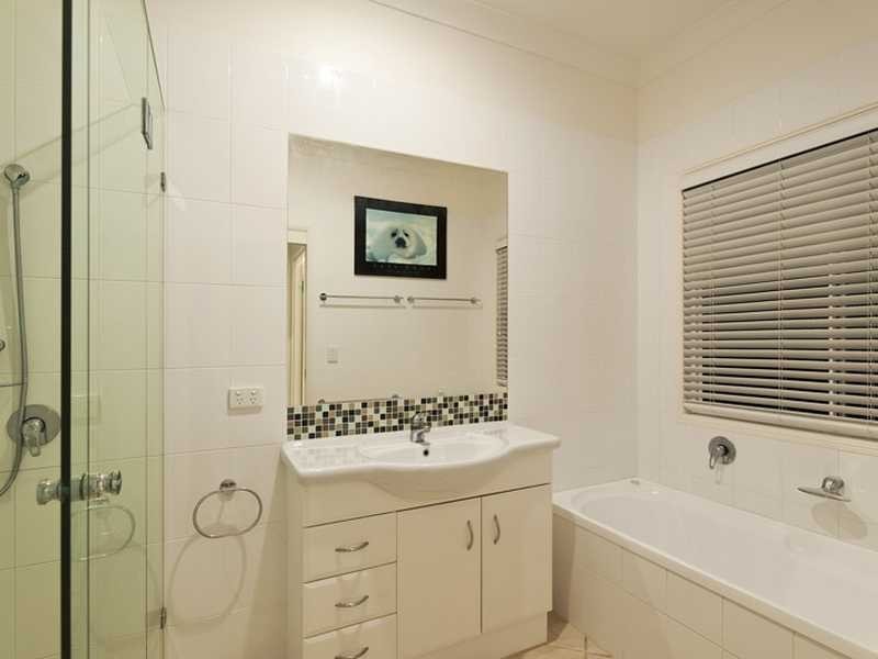 31 Admiralty Drive, Alexandra Headland QLD 4572