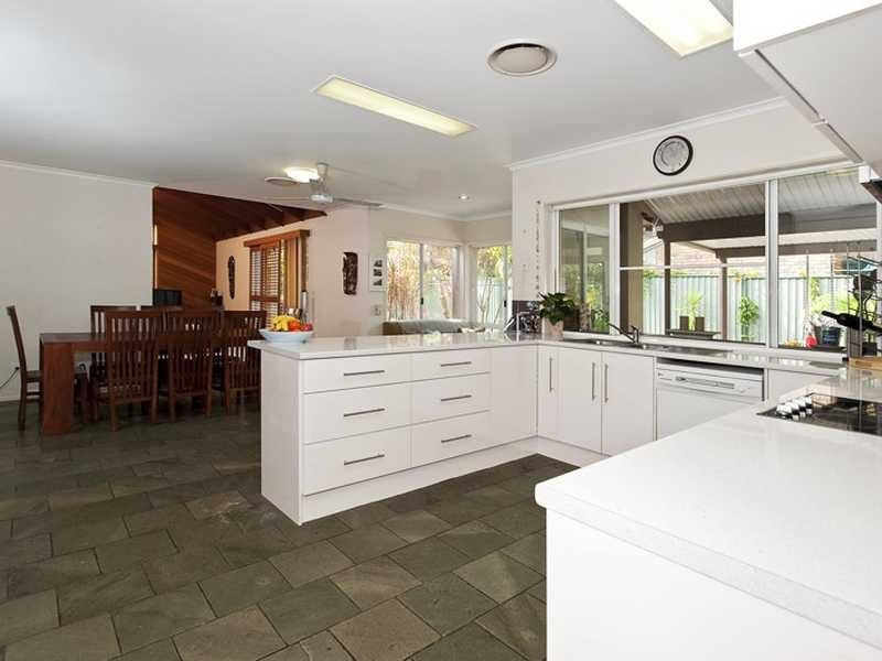 102 Karawatha Drive, Mountain Creek QLD 4557