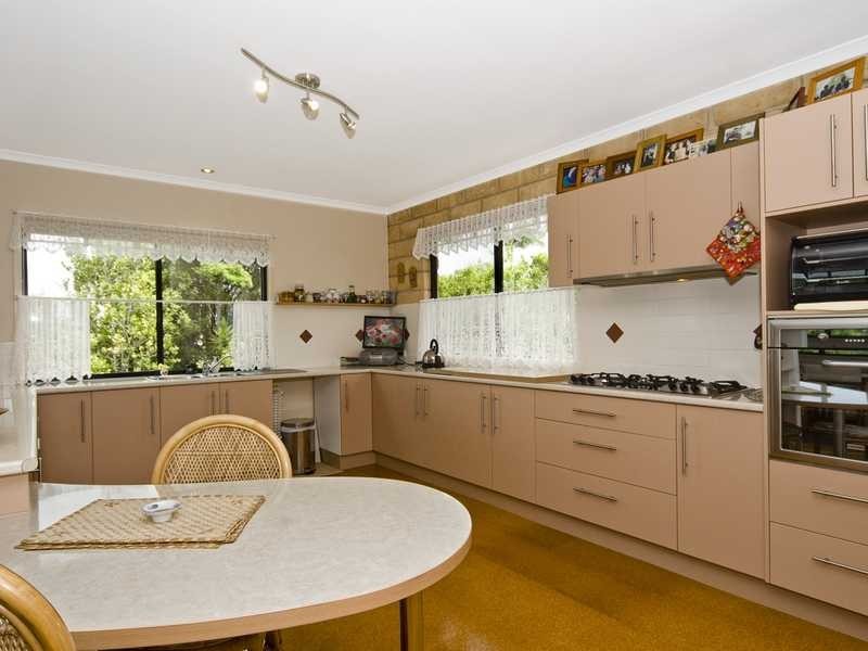 11 Rainbow Court, Woombye QLD 4559
