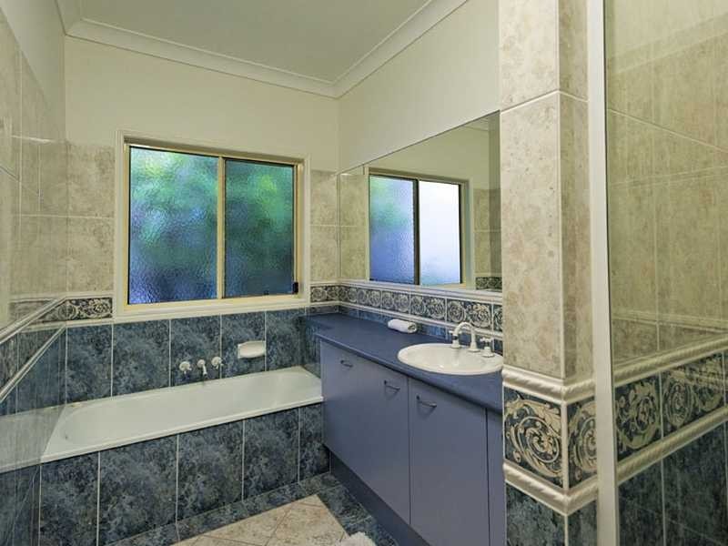 25 Barnes Drive, Buderim QLD 4556