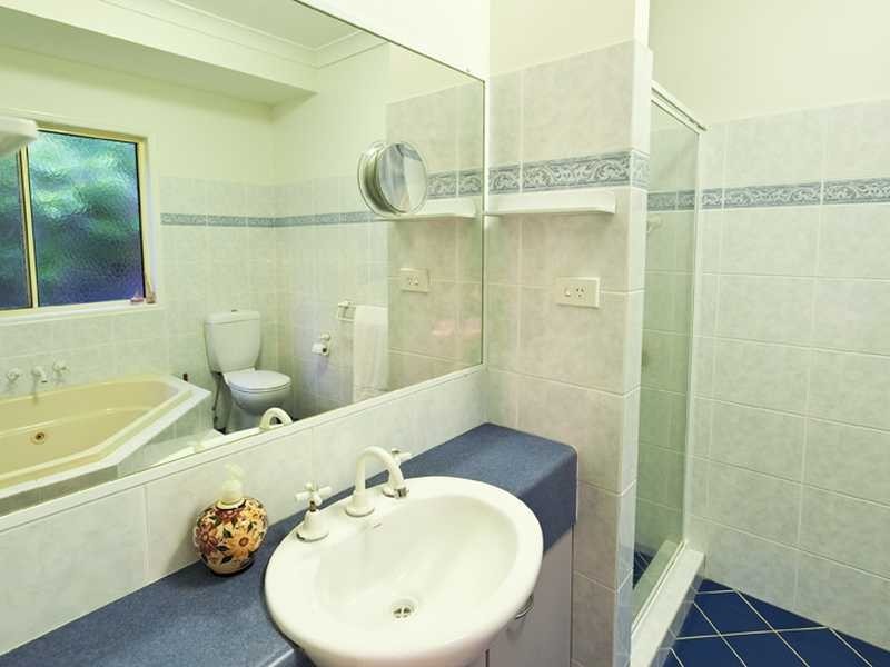 25 Barnes Drive, Buderim QLD 4556