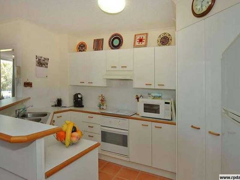 Unit 3/1 Andrew Street, Point Arkwright QLD 4573