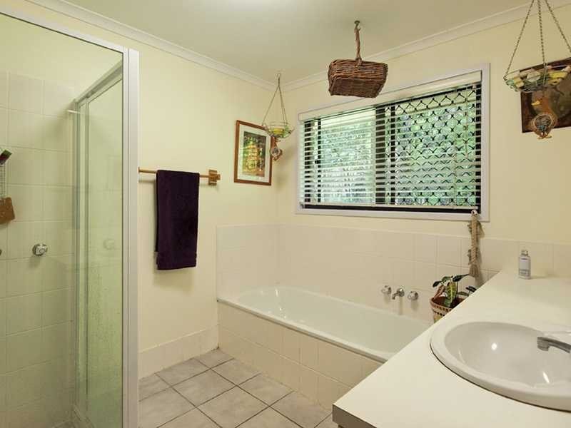 30 Hamilton Close, Mooloolah Valley QLD 4553