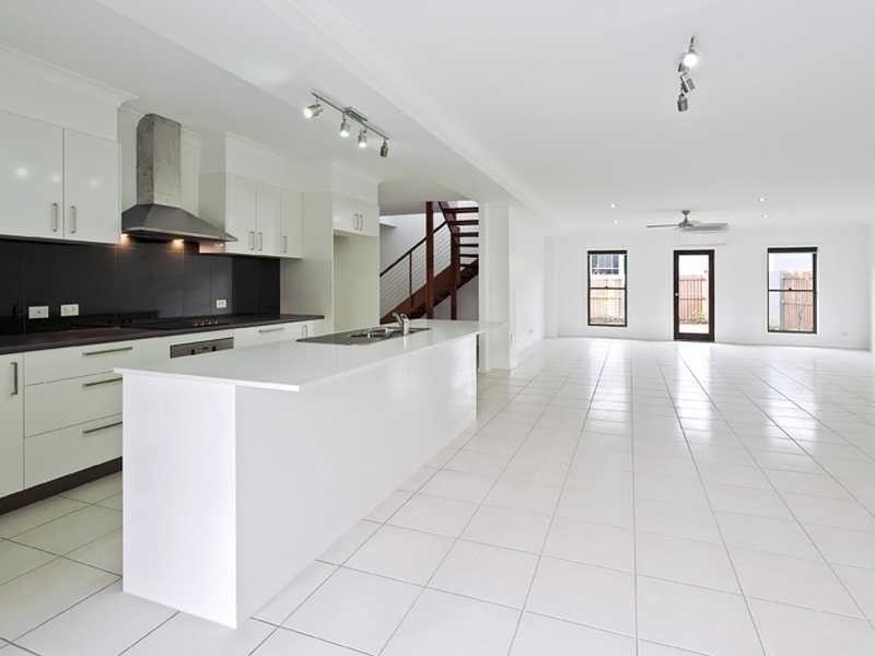 Unit 1/2 Tarshaw Street, Bli Bli QLD 4560