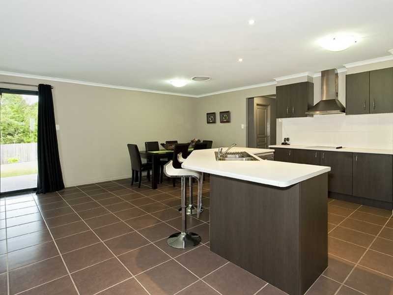 3 Maddock Avenue, Mooloolah Valley QLD 4553