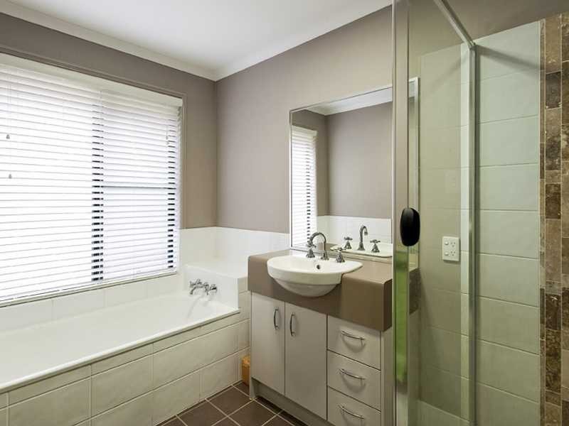 3 Maddock Avenue, Mooloolah Valley QLD 4553