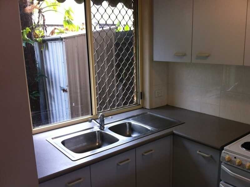 Unit 2/27 Baden Powell Street, Maroochydore QLD 4558