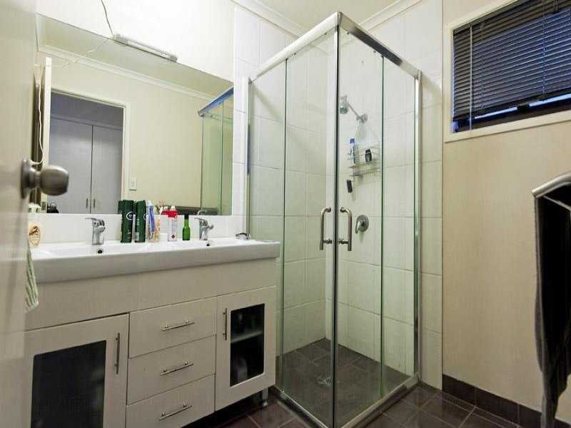 Unit 27/10 Melody Court, Warana QLD 4575